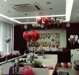 Mách bạn các ý tưởng trang trí văn phòng ngày 8/3 độc đáo