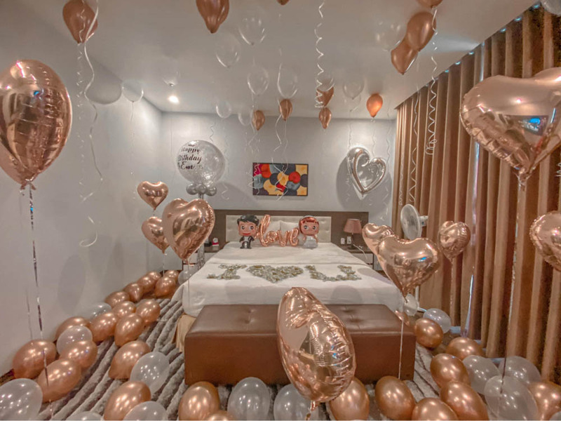 Mẫu trang trí phòng sinh nhật gam màu tình yêu