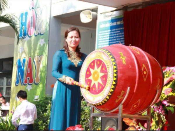 Ý Tưởng Trang Trí Trống Khai Giảng Đẹp