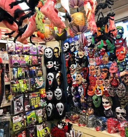 Kinh-doanh-đồ-trang-trí-Halloween-HCM-01