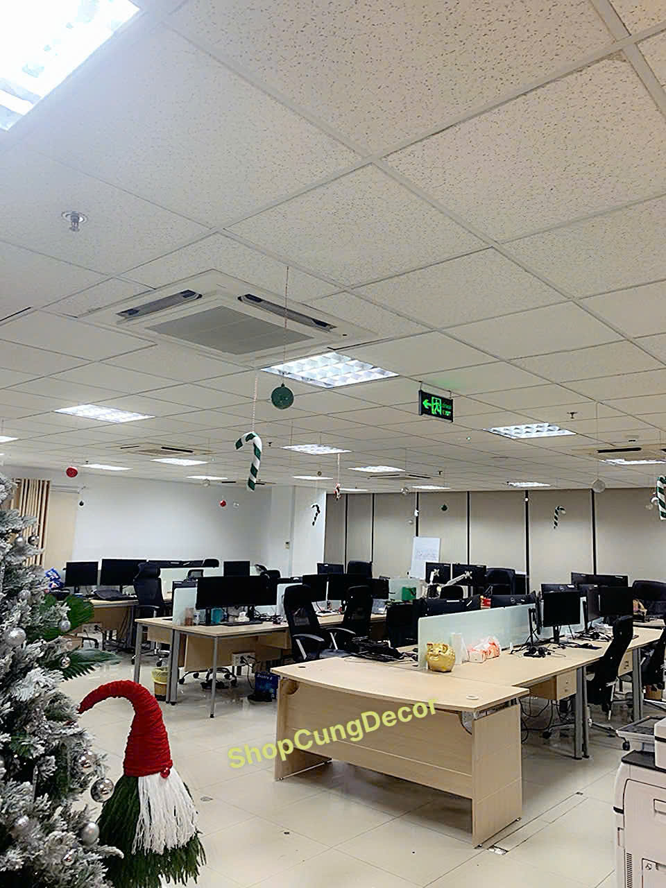 Mách bạn 13 ý tưởng trang trí noel cho văn phòng hottrend 2026 01