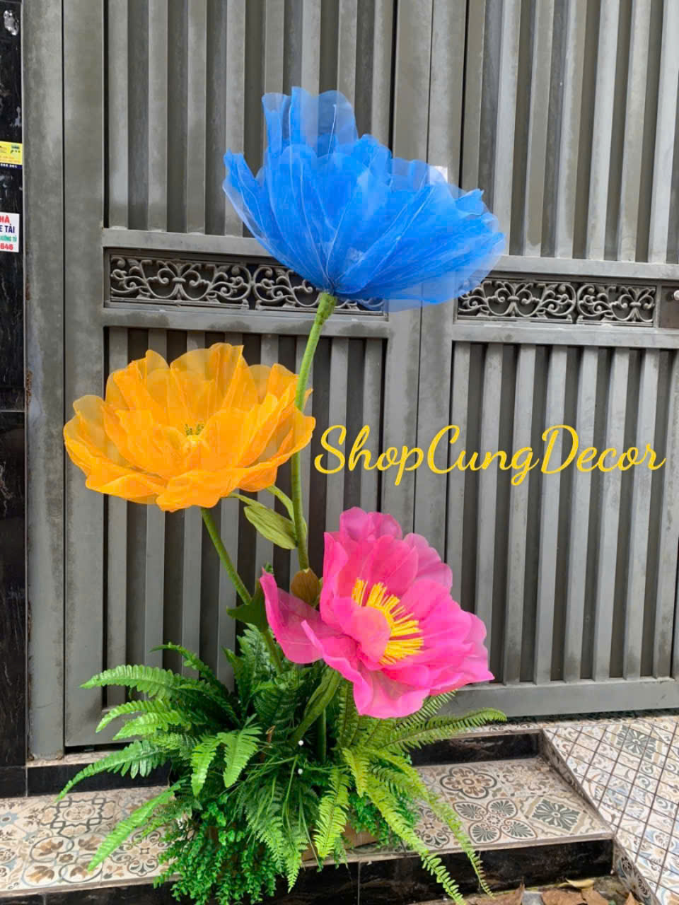 Cửa hàng cho thuê cụm hoa khổng lồ trang trí 8/3 tại TPHCM 06